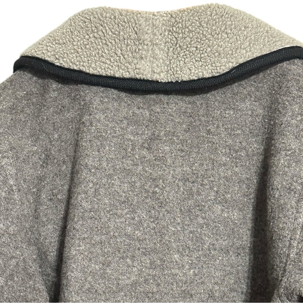Gallery Vintage 80’s Wool Blend Gray Black Bear Snowflake Tree Scene Lined Coat - Picture 12 of 13